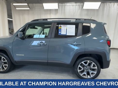 Used 2017 Jeep Renegade Latitude w/ Cold Weather Group AWD/4WD image 7