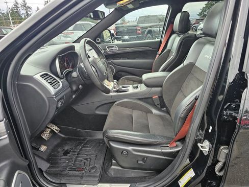 Used 2020 Jeep Grand Cherokee SRT image 19