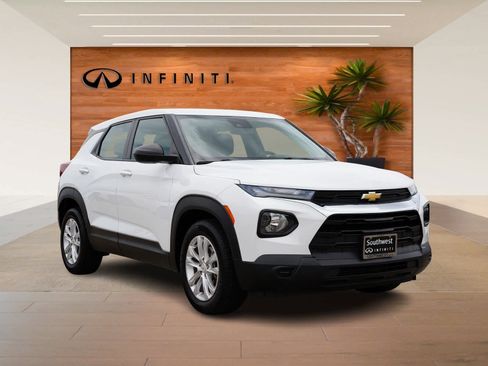 Used 2022 Chevrolet TrailBlazer LS image 3