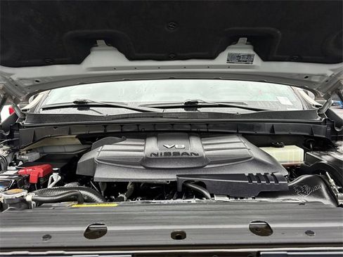 Used 2021 Nissan Titan PRO-4X w/ Pro-4x Convenience Package image 23
