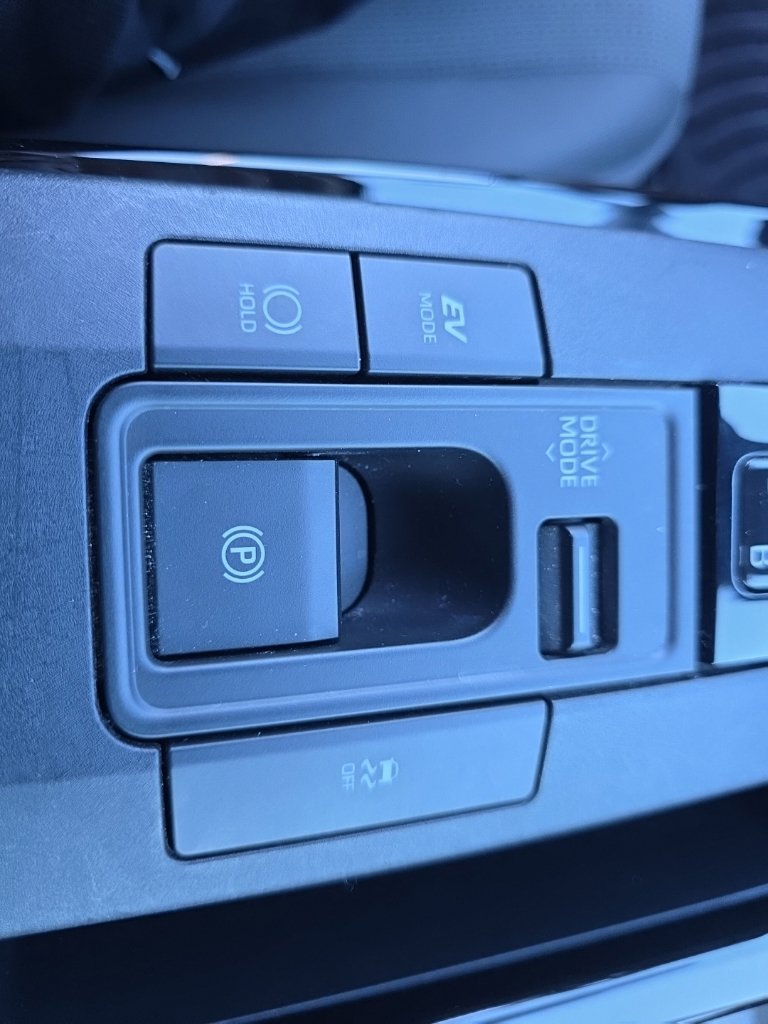 Certified 2023 Toyota Prius LE AWD/4WD image 22