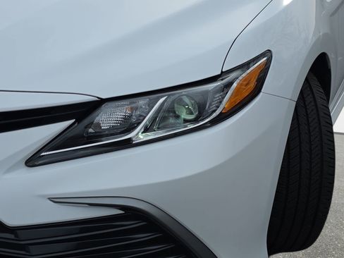 Used 2021 Toyota Camry LE w/ Convenience Package image 29