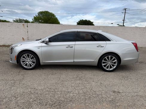 Used 2019 Cadillac XTS Luxury FWD image 3