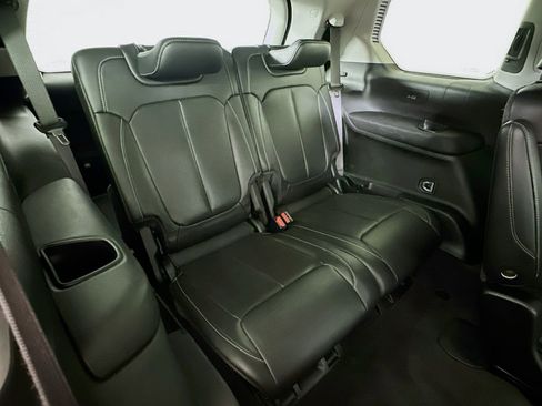 Used 2022 Jeep Grand Cherokee L Limited w/ Luxury Tech Group II image 14