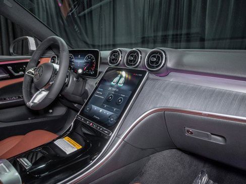 New 2026 Mercedes-Benz C 300 4MATIC Sedan image 15