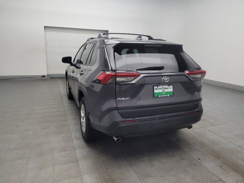 Used 2019 Toyota RAV4 LE FWD image 5