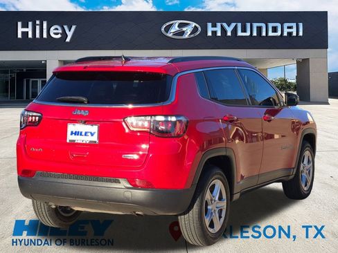 Used 2023 Jeep Compass Latitude w/ Convenience Group image 4