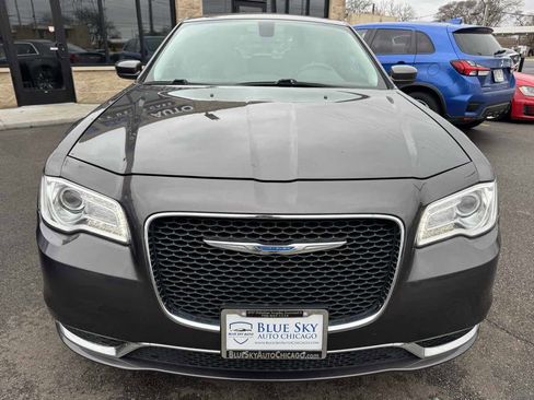 Used 2017 Chrysler 300 Limited image 2