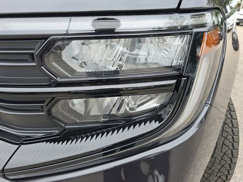 New 2025 Ford Expedition Active image 33