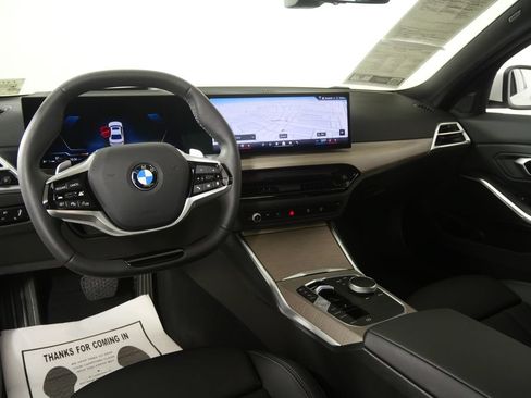 Used 2025 BMW 330i Sedan w/ Premium Package RWD image 18