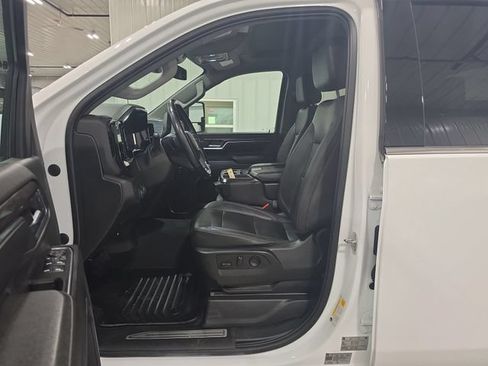 Used 2024 Chevrolet Silverado 2500 LTZ AWD/4WD image 21
