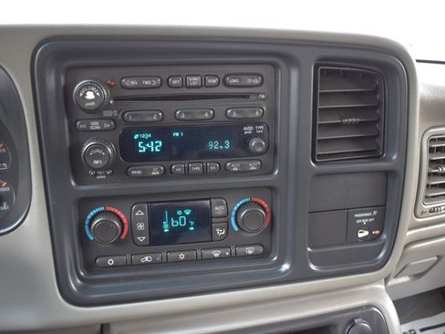 Used 2005 Chevrolet Silverado 2500 LT w/ Heavy-Duty Power Package AWD/4WD image 21