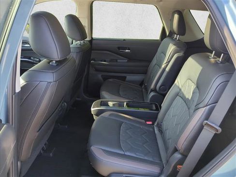 New 2026 Nissan Pathfinder Platinum FWD image 16