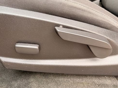 Used 2018 Chevrolet Colorado LT image 20