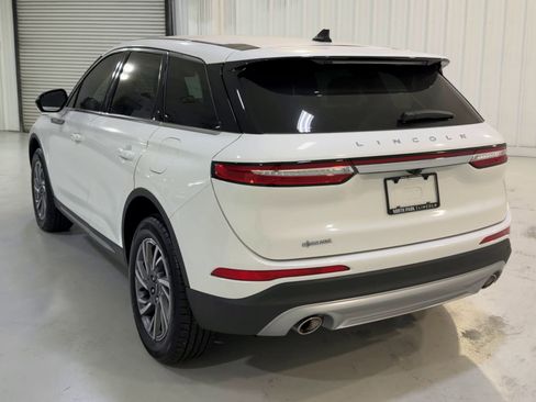 New 2026 Lincoln Corsair Premiere image 8