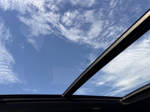 Used 2024 Chevrolet Suburban High Country image 33