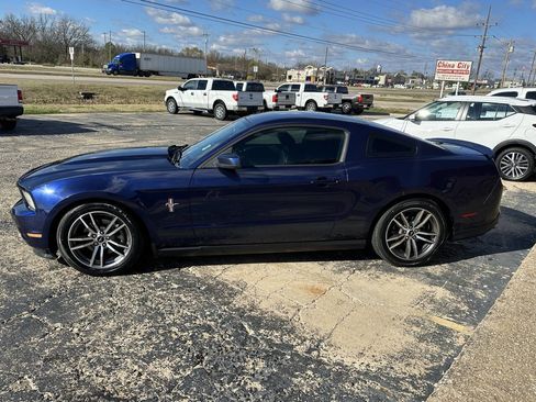 Used 2012 Ford Mustang Premium image 6