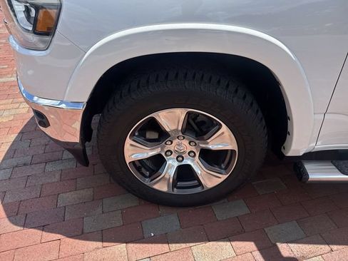 Used 2019 RAM 1500 Laramie AWD/4WD image 10