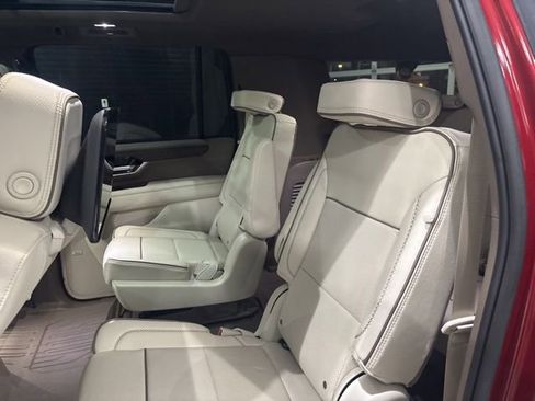 Used 2025 GMC Yukon XL Denali w/ Denali Reserve Package AWD/4WD image 30