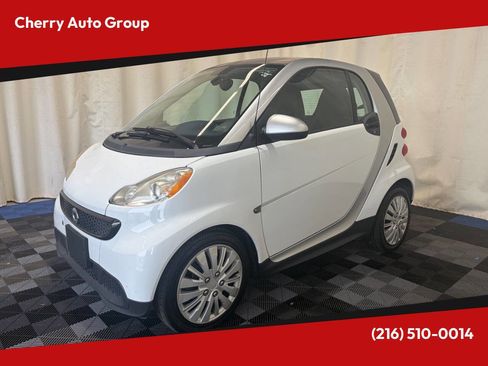 Used 2014 smart fortwo pure RWD image 1