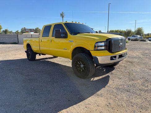 Used 2006 Ford F350 Lariat image 3