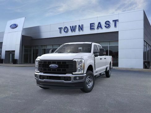 New 2026 Ford F250 XL w/ FX4 Off-Road Package image 2