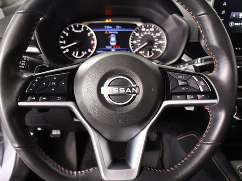 Used 2024 Nissan Altima 2.5 SR w/ SR Premium Package image 3