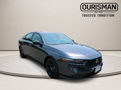 Used 2025 Honda Accord SE image 1