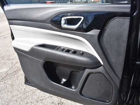Used 2022 Jeep Compass Limited image 37