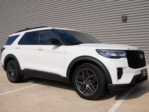Certified 2025 Ford Explorer ST w/ Sun And Sound Package AWD/4WD image 1