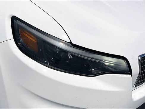 Used 2019 Jeep Cherokee Latitude w/ Popular Appearance Group FWD image 29