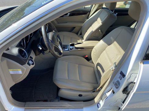 Used 2014 Mercedes-Benz C 250 Sedan image 11