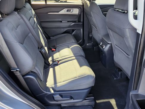 Used 2025 Ford Explorer Active image 12