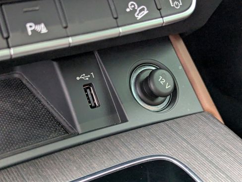 Used 2022 Audi Q5 e Prestige w/ Prestige Package image 24