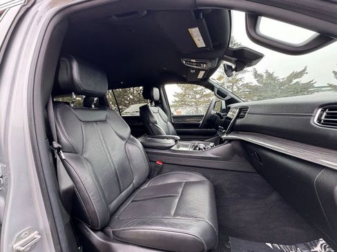 Used 2022 Jeep Wagoneer Series II image 35