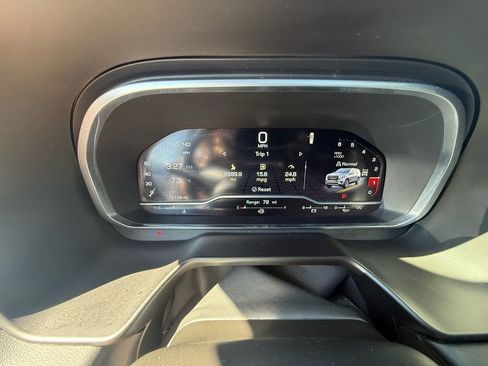 Used 2023 GMC Yukon XL AT4 w/ AT4 Premium Plus Package AWD/4WD image 17