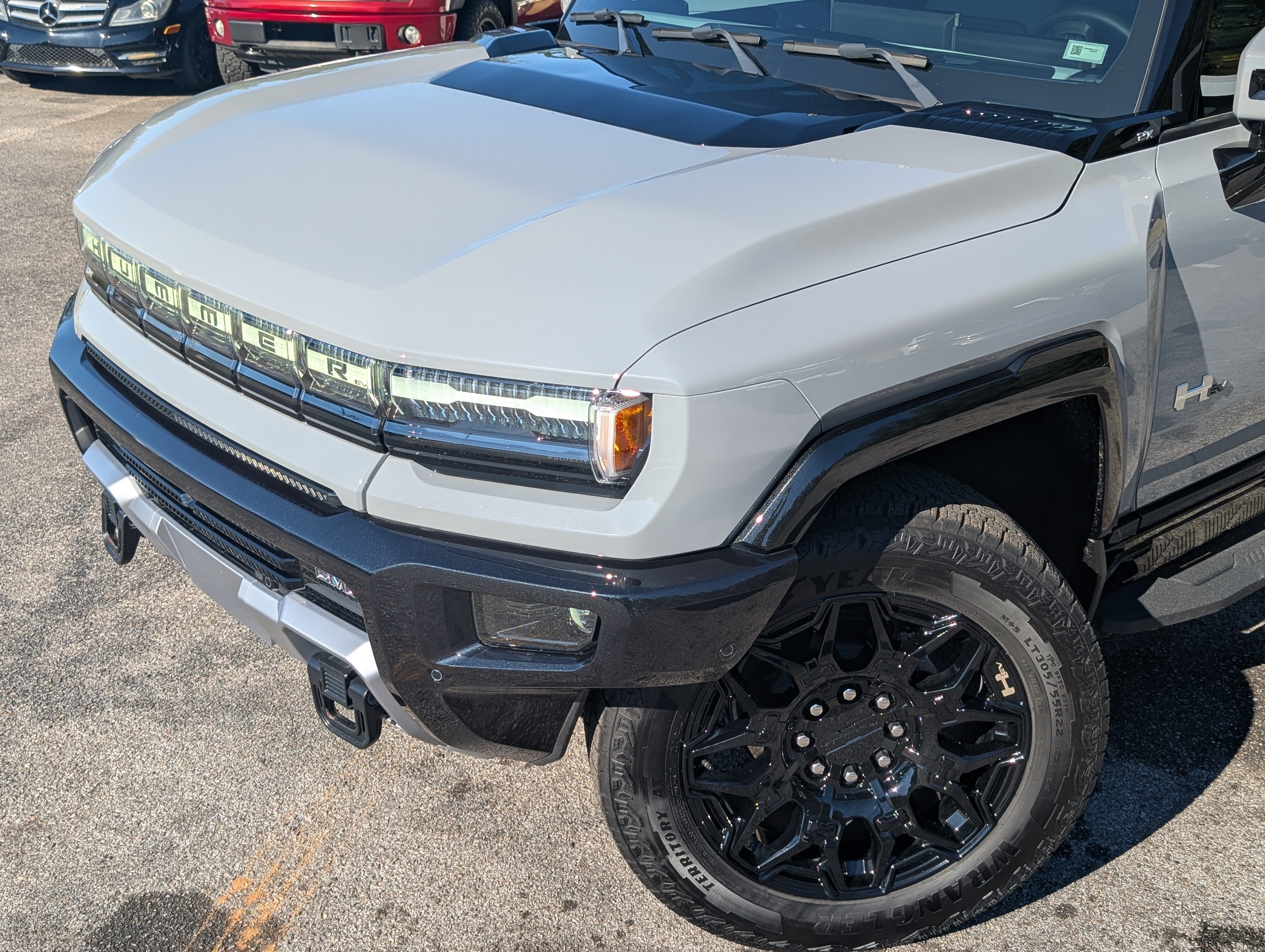 Used 2025 GMC Hummer EV 2X AWD/4WD image 13