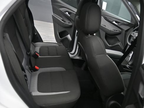 Used 2025 Chevrolet TrailBlazer LT image 14