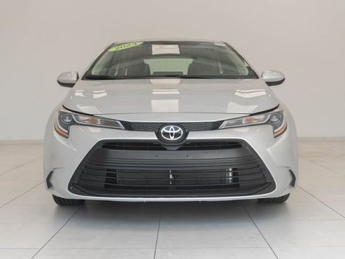 Used 2023 Toyota Corolla LE w/ Carpet Mat Package (TMS) FWD image 5