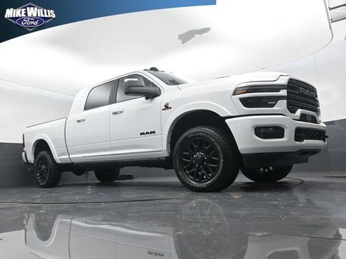 Used 2025 RAM 2500 Limited AWD/4WD image 9