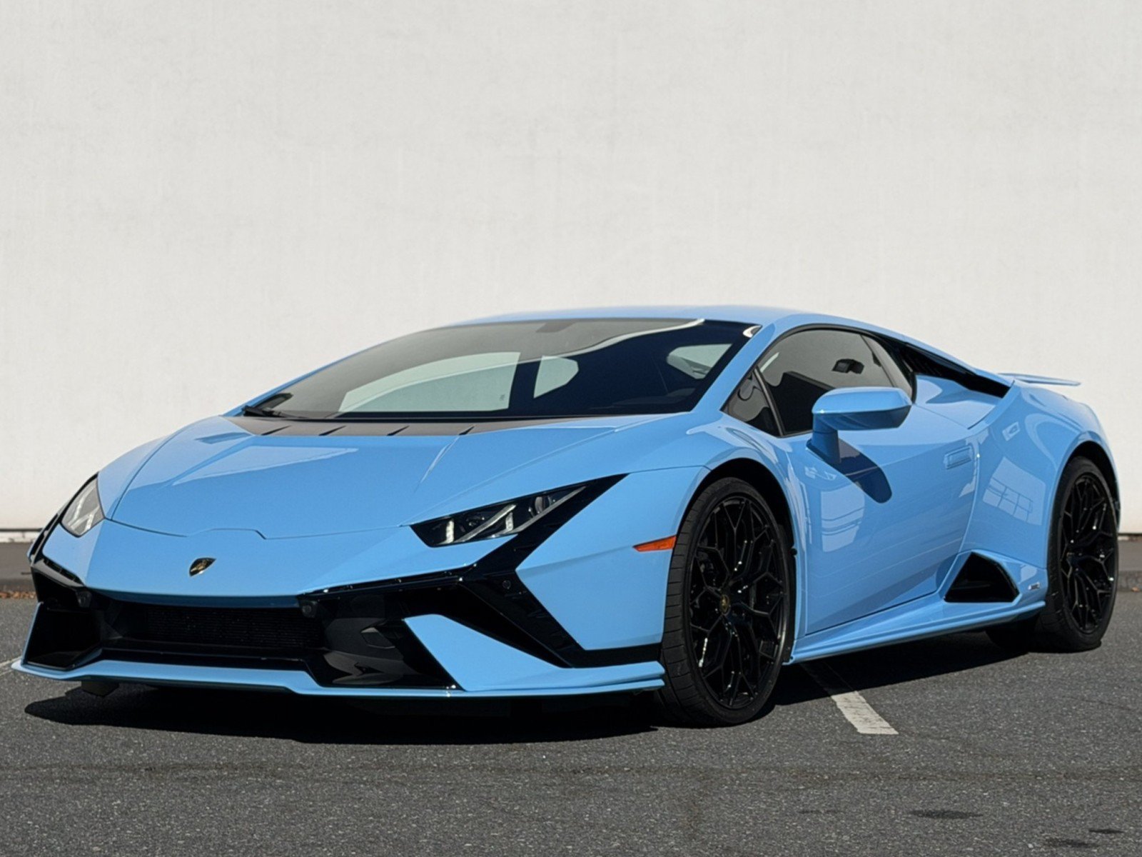 Used 2023 Lamborghini Huracan Tecnica RWD image 3