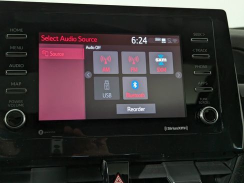 Used 2022 Toyota Camry SE image 29