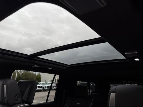 Certified 2024 Cadillac Escalade ESV Premium Luxury Platinum image 34