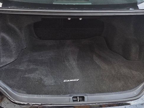 Used 2016 Toyota Camry SE w/ Moonroof Package FWD image 17