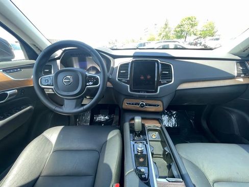 Used 2024 Volvo XC90 B6 Plus image 23