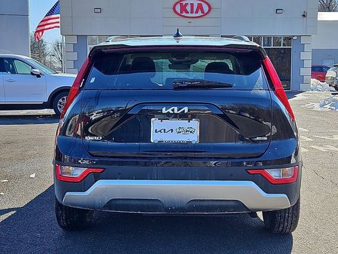 Certified 2023 Kia Niro EX image 6
