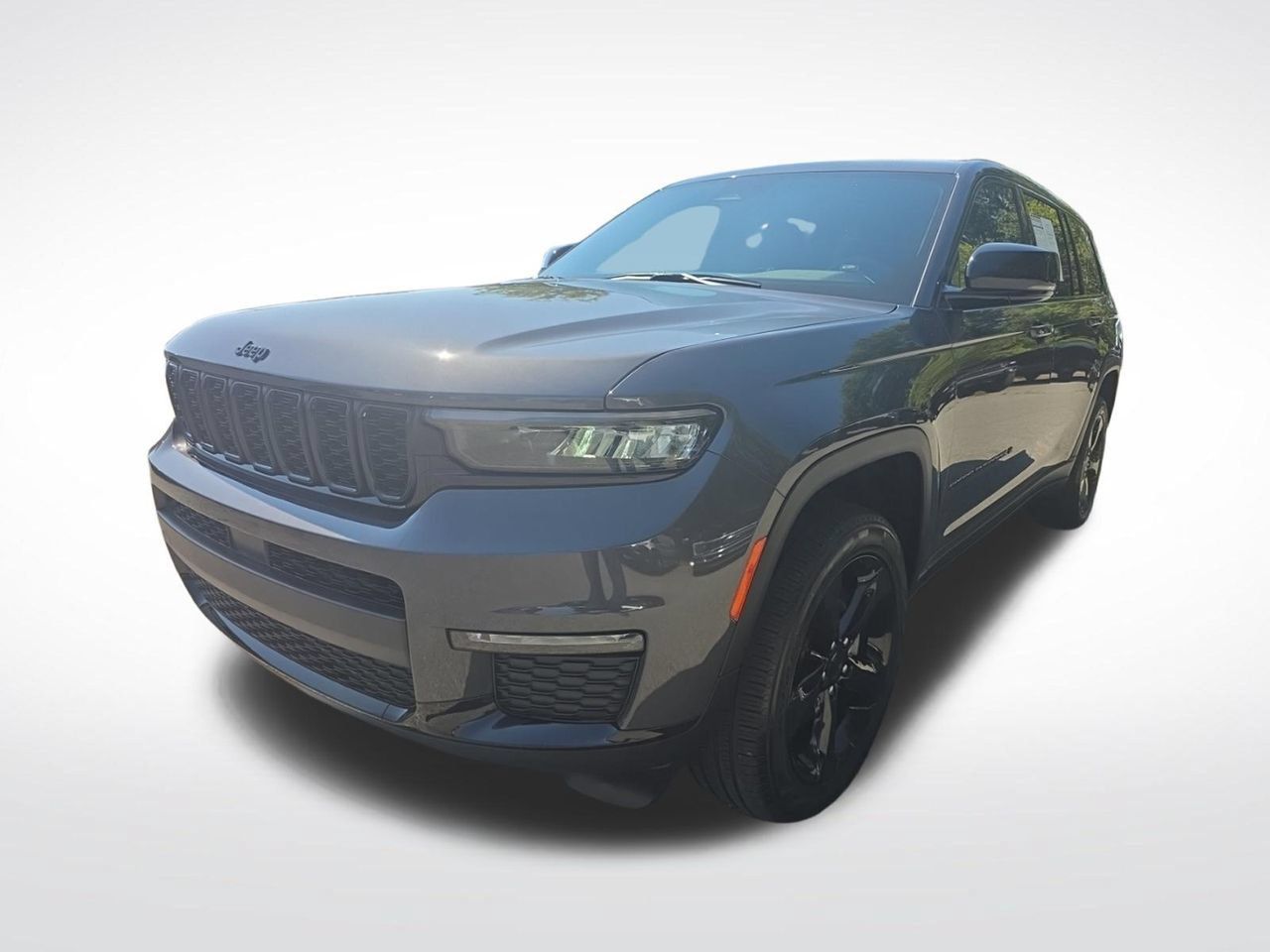 Used 2025 Jeep Grand Cherokee L Limited w/ Black Appearance Package AWD/4WD image 3