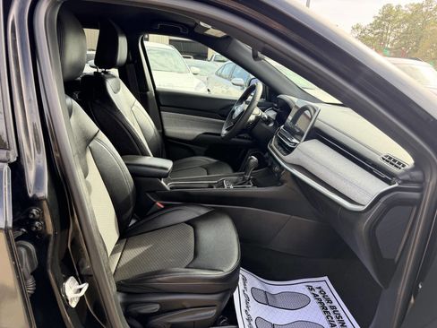 Used 2024 Jeep Compass Latitude image 25