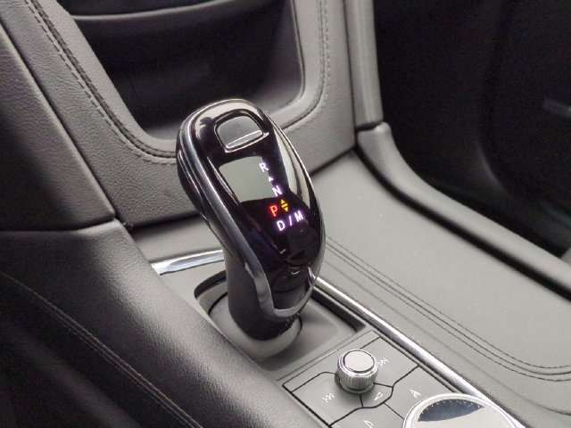 Certified 2024 Cadillac XT5 Premium Luxury w/ LPO, Floor Liner Package AWD/4WD image 17