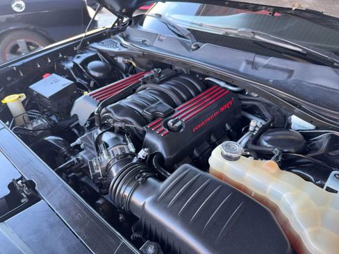 Used 2015 Dodge Challenger R/T Scat Pack w/ Scat Pack Appearance Package image 17